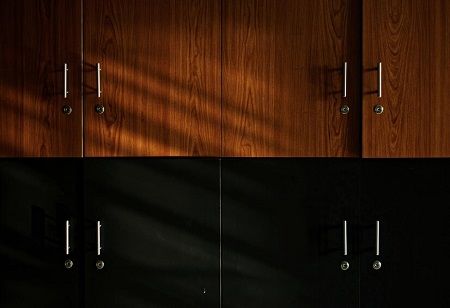 Furniture-fittings maker Hettich launches new Hinge for Dark-themed Furniture