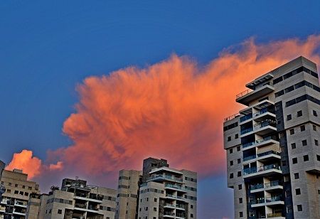 Bengaluru Real Estate at Risk as IT Job Crisis Extends: Redditors Debate